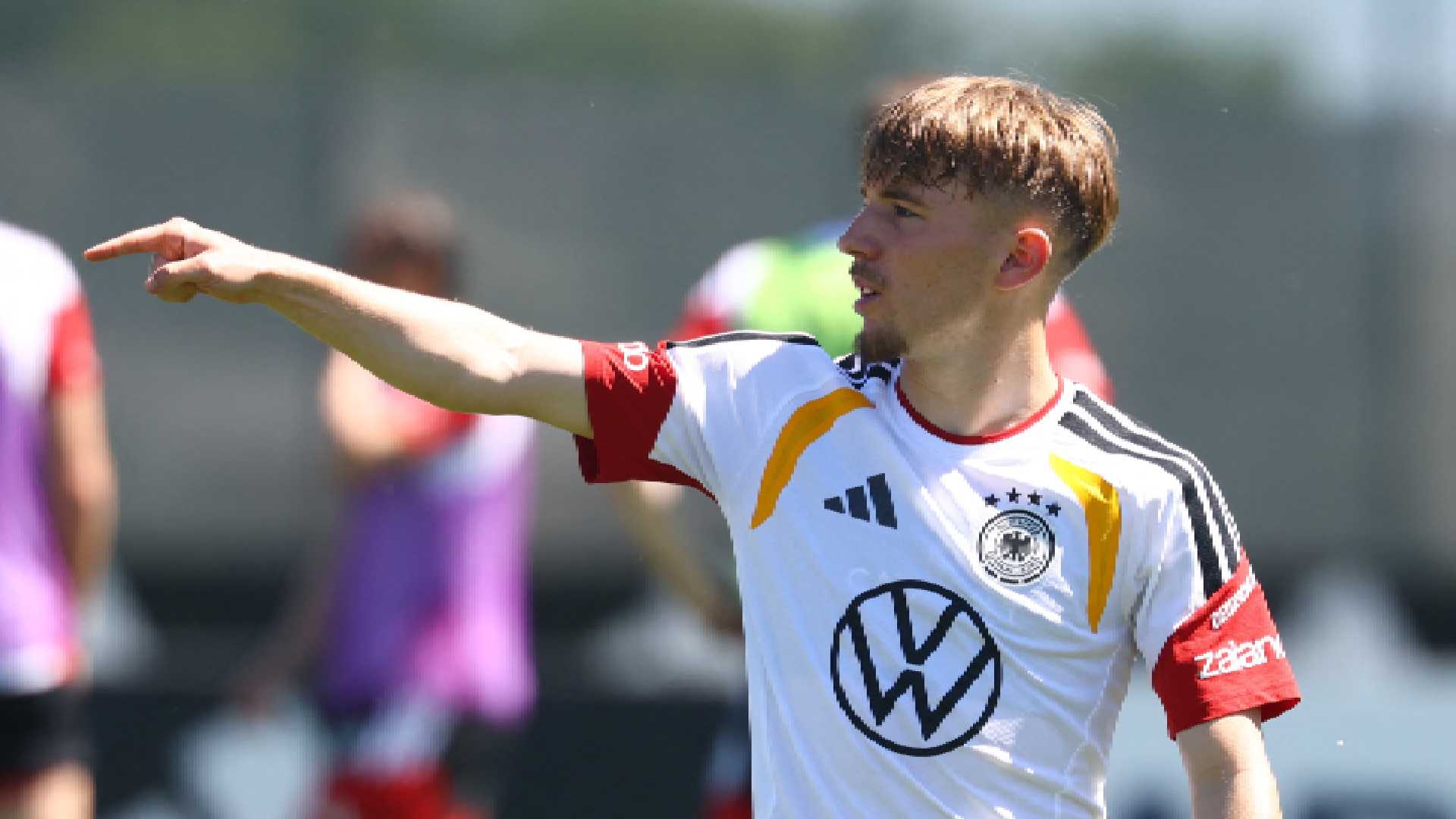 Endrick Receives Number 9 Jersey for Copa América | beIN SPORTS